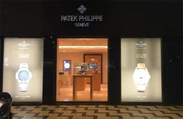 百达翡丽手表进灰了处理方法汇总（正确保养与清洁技巧）