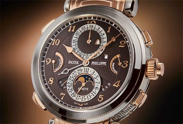 百达翡丽手表表带掉色解决技巧深度解析